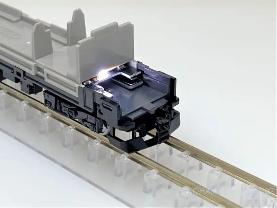 E235系1000番台「横須賀・総武快速線」付属編成が入線です。 TOMIX