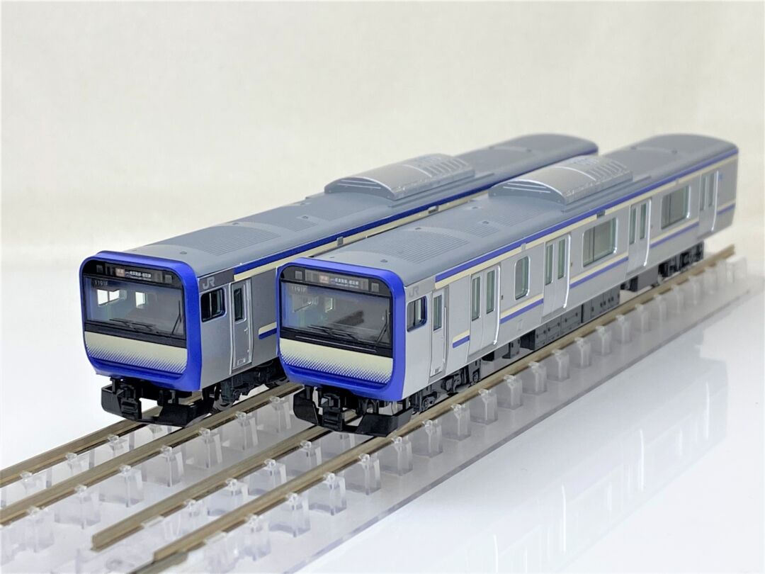 E235系1000番台「横須賀・総武快速線」付属編成が入線です。 TOMIX ...