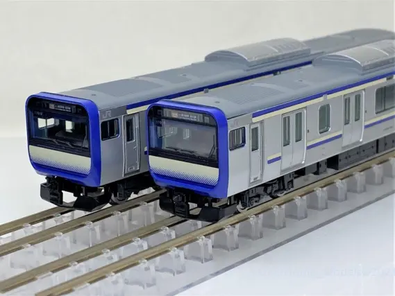 E235系1000番台「横須賀・総武快速線」が入線です。 TOMIX 98402 98404