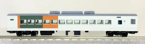 185系200番台「踊り子」新塗装・強化スカートが入線しました。TOMIX