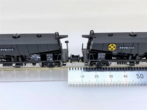 ホキ5700 秩父セメント 8両セットが入線です。KATO 10-1460 ｜ 製品