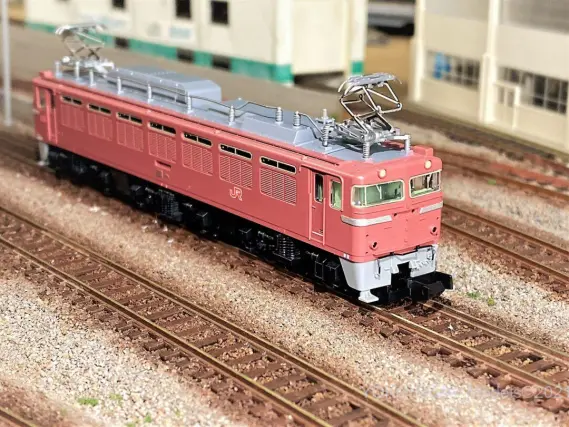EF81 400番台(JR九州仕様)が入線しました。TOMIX 7145 ｜ 製品情報