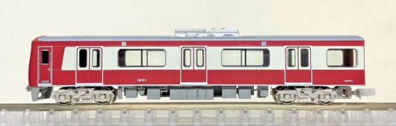 京急新1000形（16次車・1601編成）6両編成が入線しました。GREENMAX
