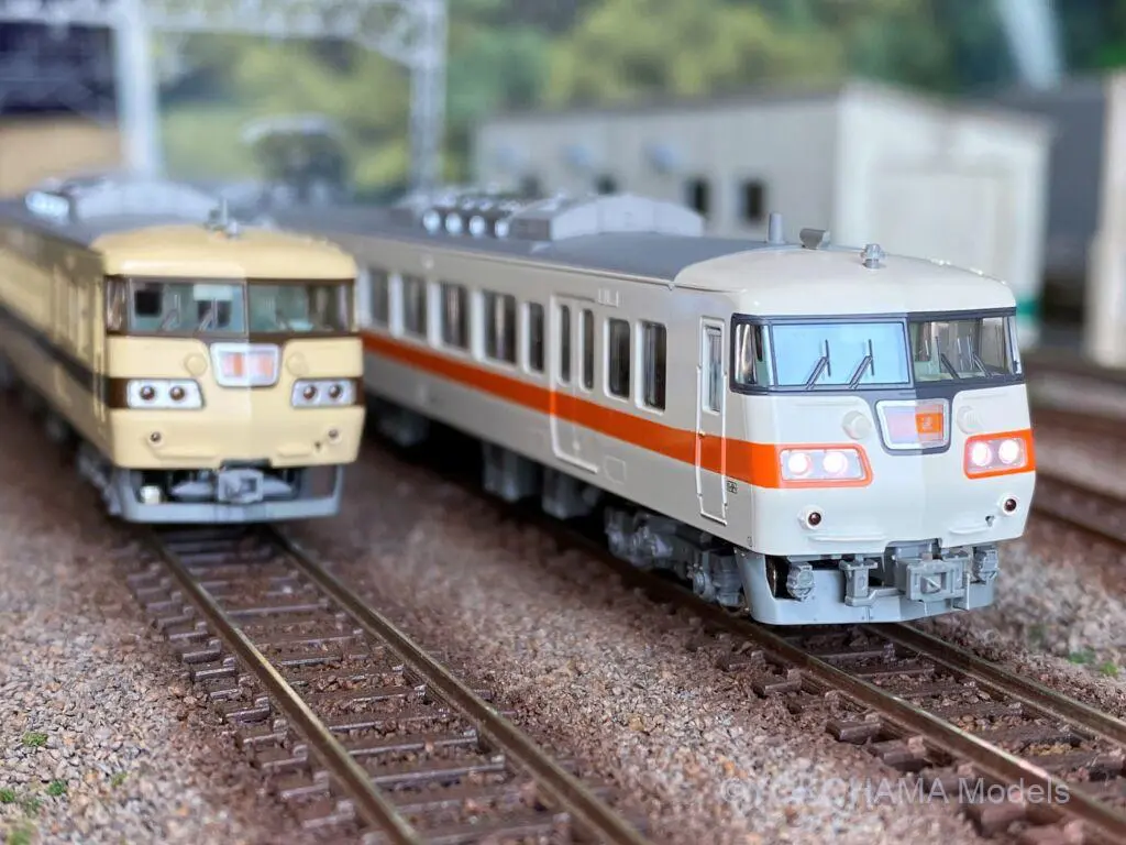 117系 JR東海色+リバイバルカラーが入線です。KATO 10-1711 ｜ 製品