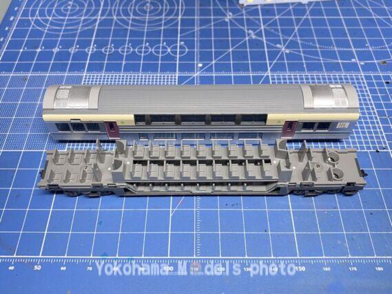 215系（2次車）を弄る。その3 室内灯取付(DENSHA.me) TOMIX 98444