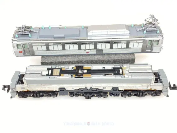 EF81 300番台（ステンレス）が入線です。KATO 3067-1 ｜ 製品情報