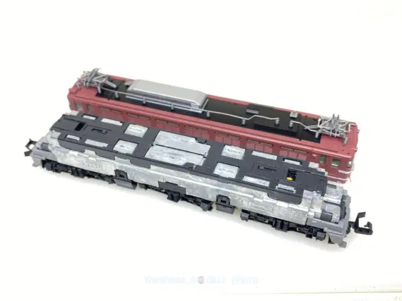 EF81（初期型・JR貨物更新車）が入線です。TOMIX 7131 ｜ 製品情報