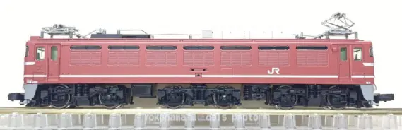 EF81（初期型・JR貨物更新車）が入線です。TOMIX 7131 ｜ 製品情報