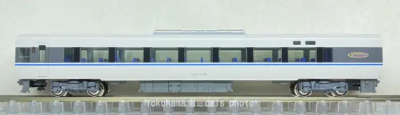 683系4000番台「サンダーバード」T48編成が入線です。 KATO 10