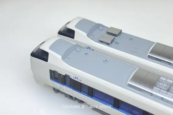 683系2000番台「サンダーバード」リニューアル車 R10編成が入線です