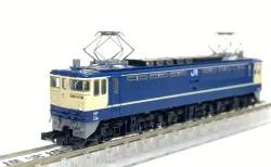 KATO 3023-2 EF64 1010 JR貨物試験塗装 EF64 1010号機 JR貨物試験塗装が入線です。KATO 3023-2