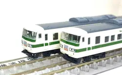 E231系500番台「みどりの山手線ラッピングトレイン」入線。KATO 10-933