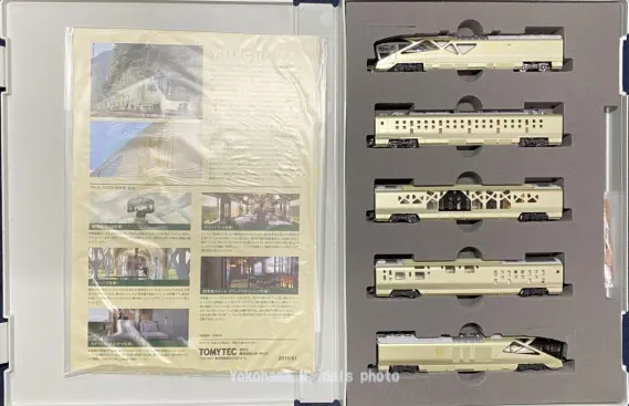 E001形「TRAIN SUITE 四季島」が入線しました。TOMIX 98307 98308