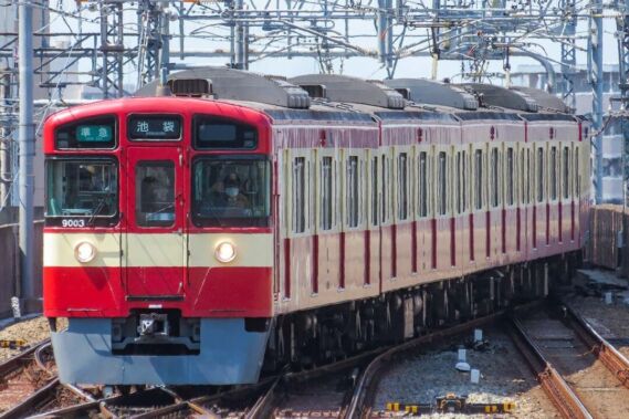 西武9000系 幸運の赤い電車(RED LUCKY TRAIN・ヘッドマーク無し) 基本4両編成セット(動力付き) 50743 GREENMAX 50743 西武9000系 幸運の赤い電車(RED LUCKY TRAIN・ヘッドマーク無し) 基本4両編成セット, 50744 西武9000系 幸運の赤い電車(RED LUCKY TRAIN) 増結用中間車6両セット, 31551 西武9000系(多摩湖線・赤色)4両編成セット 鉄道模型