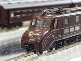 KATO鉄道模型オンラインショッピング EF55 高崎運転所: □現在