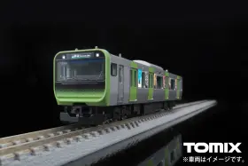 TOMIX 811系ラッピング車両 JR九州811系「わたせせいぞうラッピングトレイン」門司港駅を