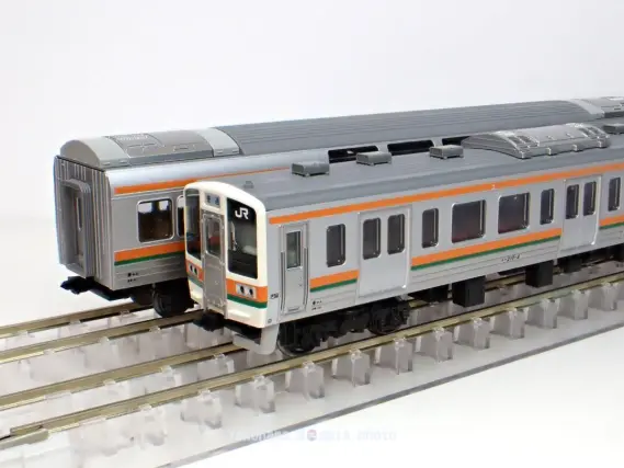 211系0番台（N4編成）が入線しました。KATO 10-1848 ｜ 製品情報｜製品