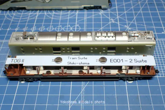 E001形 トランスイート四季島を弄る。その11 DENSHA.me製品蓄電式室内