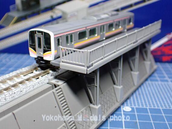 新駅を建設しました。TOMIX 4299 対向式ホームセット(桁式)(キット