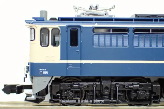 EF65 2000番台 復活国鉄色が入線です。 KATO 3061-7 スロットレス