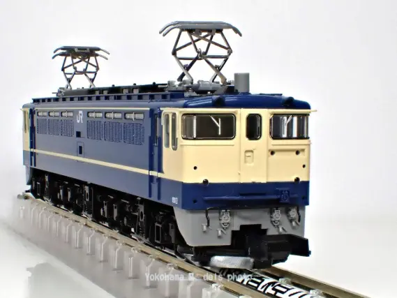 EF65 2000番台 復活国鉄色が入線です。 TOMIX 7176 ｜ 製品情報｜製品