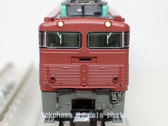EF81 300 JR貨物更新車（ローズピンク）タイプが入線です。KATO 3067-A