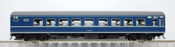 20系 寝台特急「さくら」長崎編成・佐世保編成 が入線です。 KATO 10