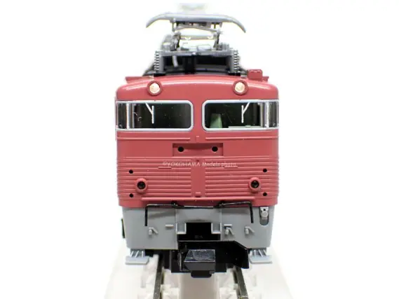 EF81 300番台（1次形・ローズピンク）田端機関区が入線です。TOMIX