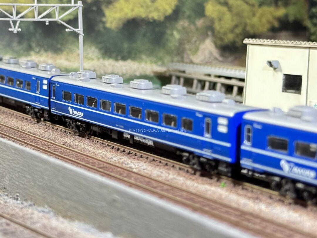 オハ14 500 ドリームカー」「オハネ14 501」をAssyパーツで組む。KATO