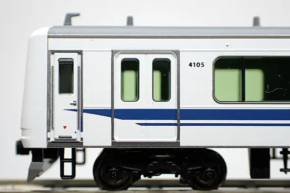 東急5050系4000番台4105編成（新幹線ラッピングトレイン）が入線しま
