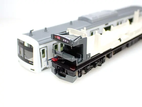 東急5050系4000番台4105編成（新幹線ラッピングトレイン）が入線しま