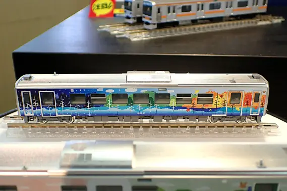 JR H100形ディーゼルカー（石北線・富良野線ラッピング車