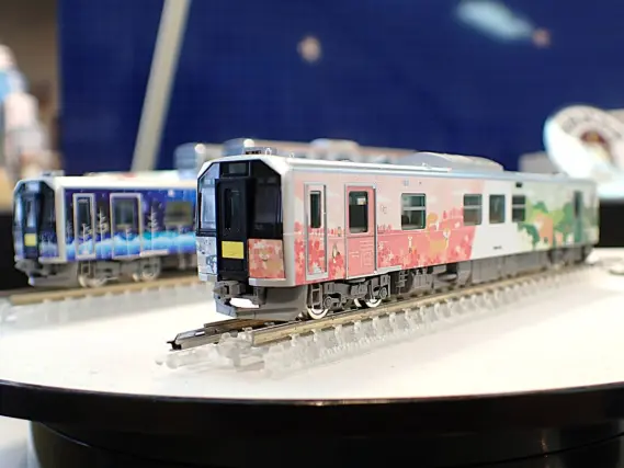 JR H100形ディーゼルカー（石北線・富良野線ラッピング車