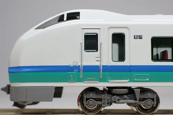 E653系1100番代（上沼垂色）H202編成が入線しました。 GREENMAX 50788
