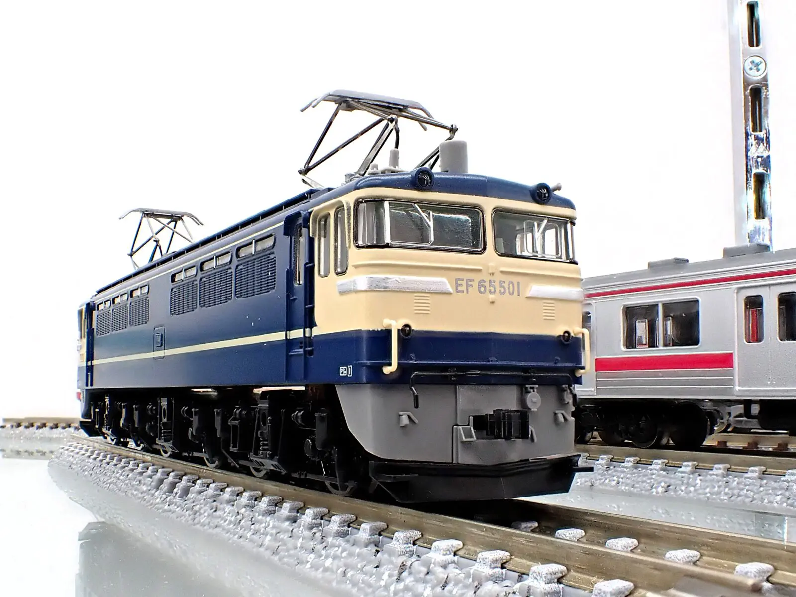 KATO京都駅店】9月30日発売 「DE10 1082 関西ロジスティクス塗装」特