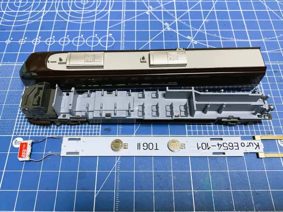 E655系なごみ(和)と特別車両を弄る。 蓄電式室内灯取付（DNESHA