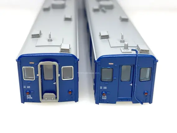 マニ30 2010（現金輸送用荷物車）ホロ付が入線です。 MICROACE A1495