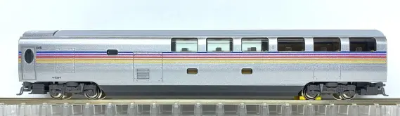 E26系「カシオペアクルーズ」入線です。 特製スリーブ仕様 KATO