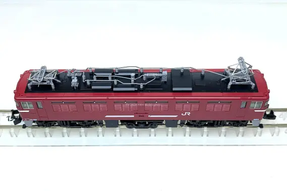 ED76 1000番代 後期形（サッシ窓）JR貨物更新車が入線です