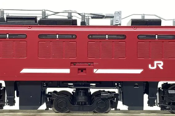 ED76 1000番代 後期形（サッシ窓）JR貨物更新車が入線です
