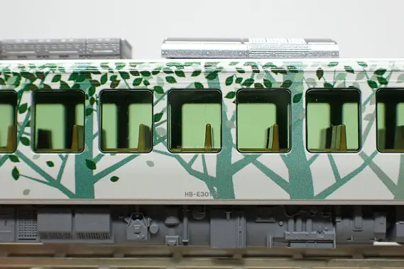 HB-E300系「リゾートしらかみ」橅編成（リニューアル版）の入線