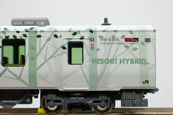 HB-E300系「リゾートしらかみ」橅編成（リニューアル版）の入線