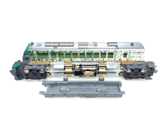 HB-E300系「リゾートしらかみ」橅編成（リニューアル版）の入線