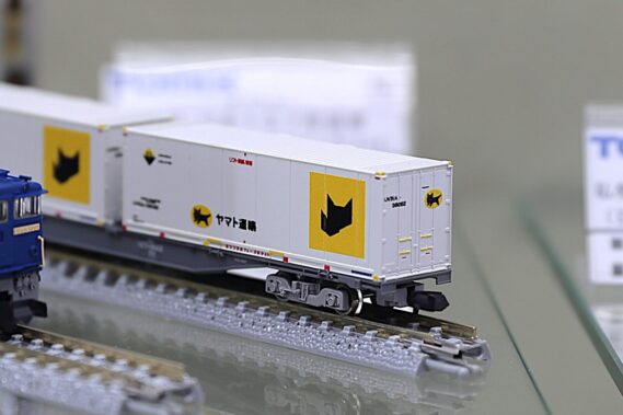 TOMIX 8756 JR コキ107形貨車（新塗装・ヤマト運輸コンテナ付） トミックス Nゲージ 鉄道模型