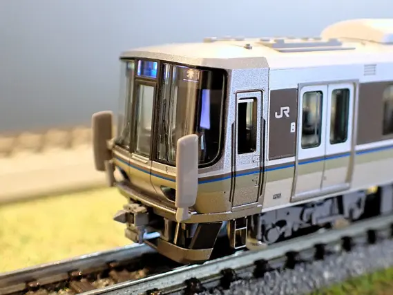 JR 223 2000系近郊電車（1次車・転落防止幌付・8両編成）セット 品番