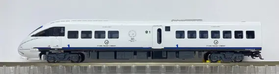 885系（2次車） 南福岡車両区所属 SM8編成が入線です。 KATO 10
