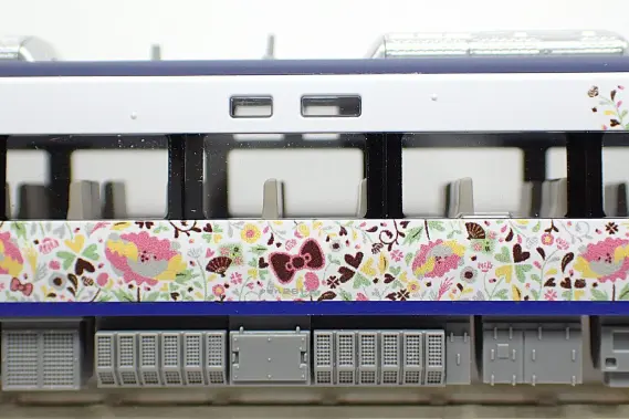 281系（ハローキティ はるか・Ougi）が入線しました。 TOMIX 97208 3両