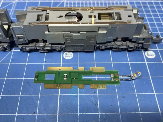 EH800（JRFマークなし）が入線しました。 KATO 3086-1 | NGaugeJP