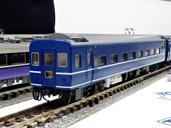 JR 14系500番客車（はまなす)基本セット＆JR 51形ディ‐ゼル機関車 JR 14-500系客車（はまなす）基本セット｜製品情報｜製品検索｜鉄道