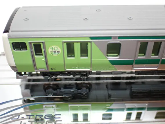 E233系7000番台 埼京線開業40周年記念ラッピング 先頭車（ハエ117編成